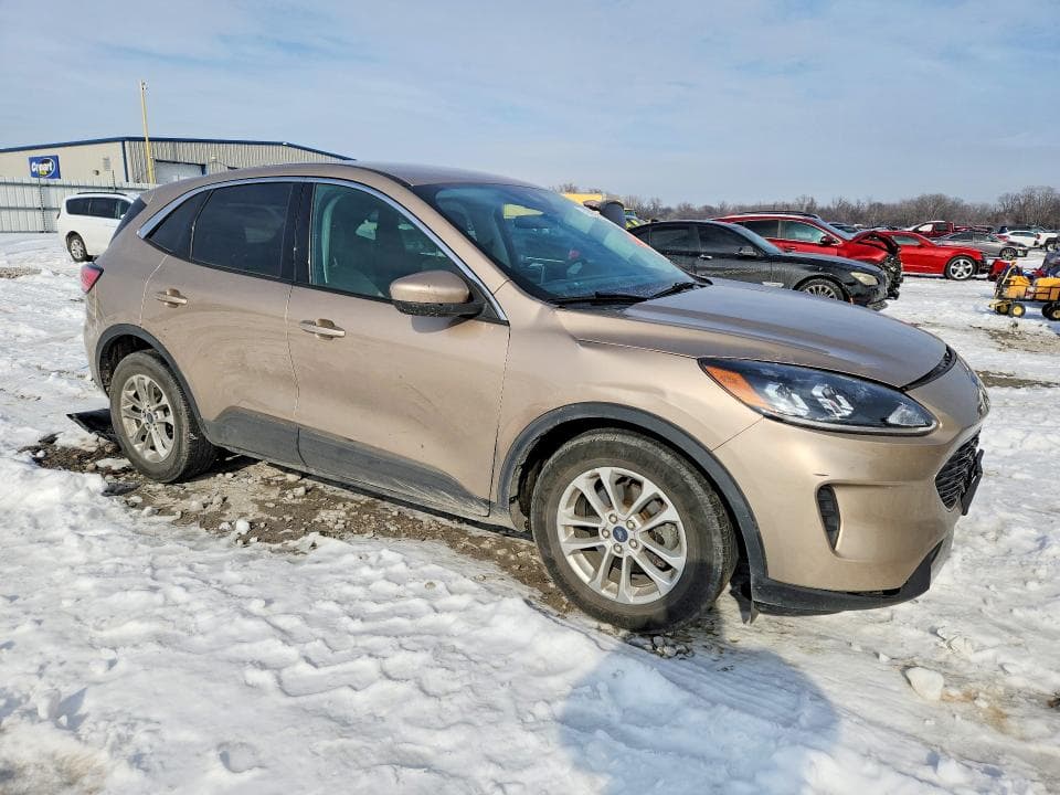 2021 FORD ESCAPE SE 4