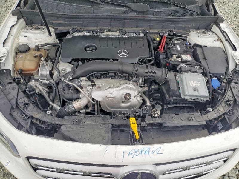 2020 MERCEDES-BENZ GLB 250 12
