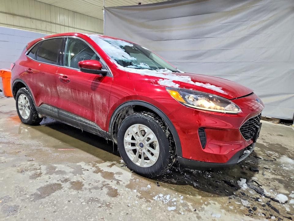 2020 FORD ESCAPE SE 4
