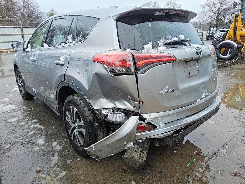 2018 TOYOTA RAV4 LE 2