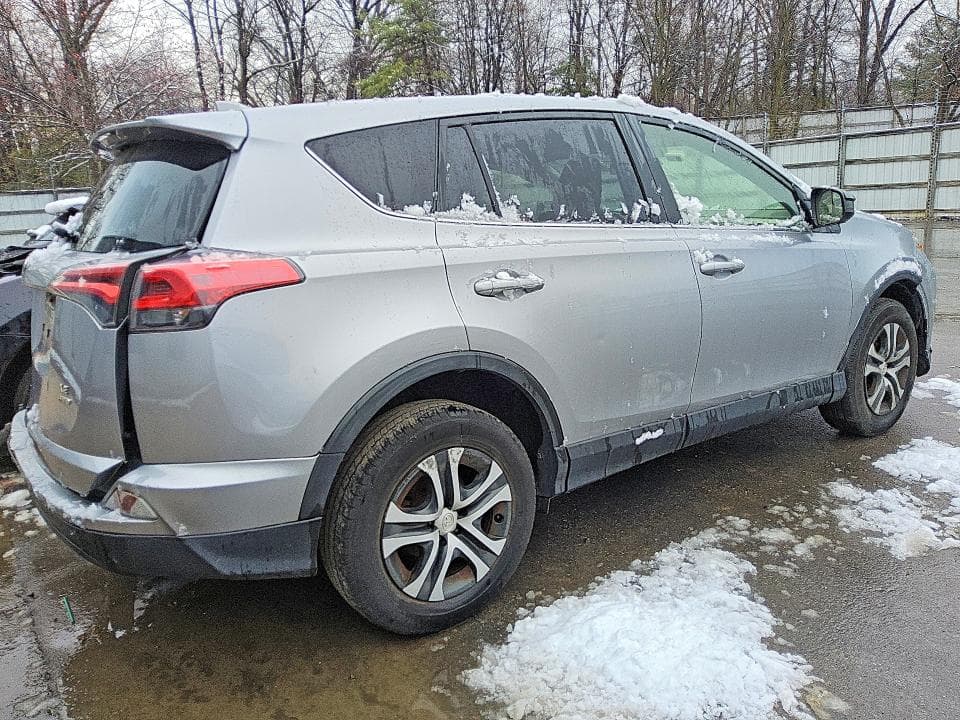 2018 TOYOTA RAV4 LE 3