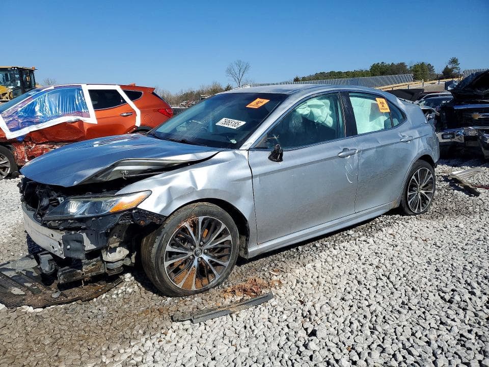 2020 TOYOTA CAMRY SE - 1