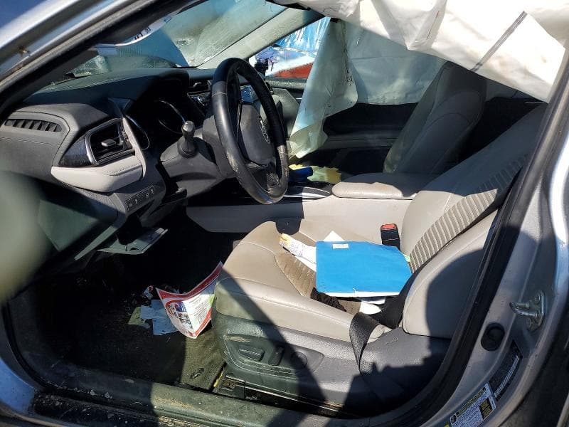 2020 TOYOTA CAMRY SE 7