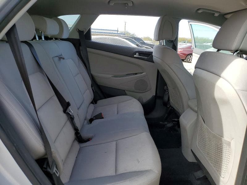 2017 HYUNDAI TUCSON SE 11