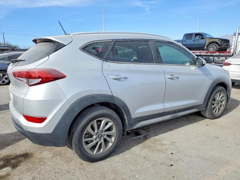 2017 HYUNDAI TUCSON SE 3