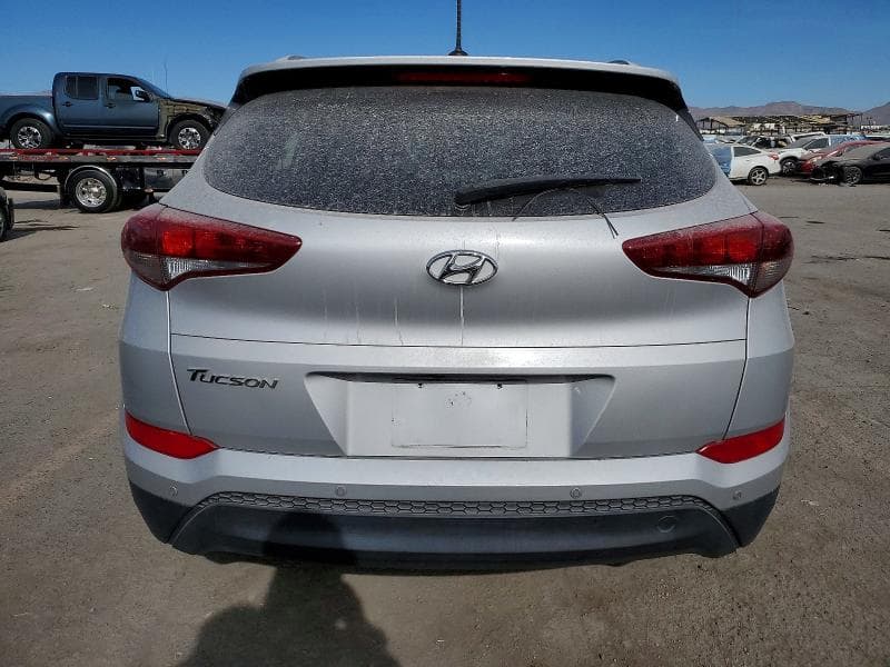 2017 HYUNDAI TUCSON SE 6