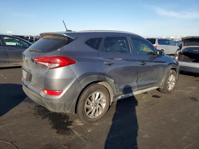 2017 HYUNDAI TUCSON SE 3