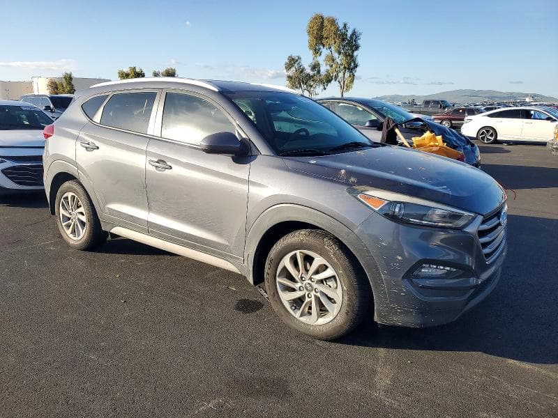 2017 HYUNDAI TUCSON SE 4