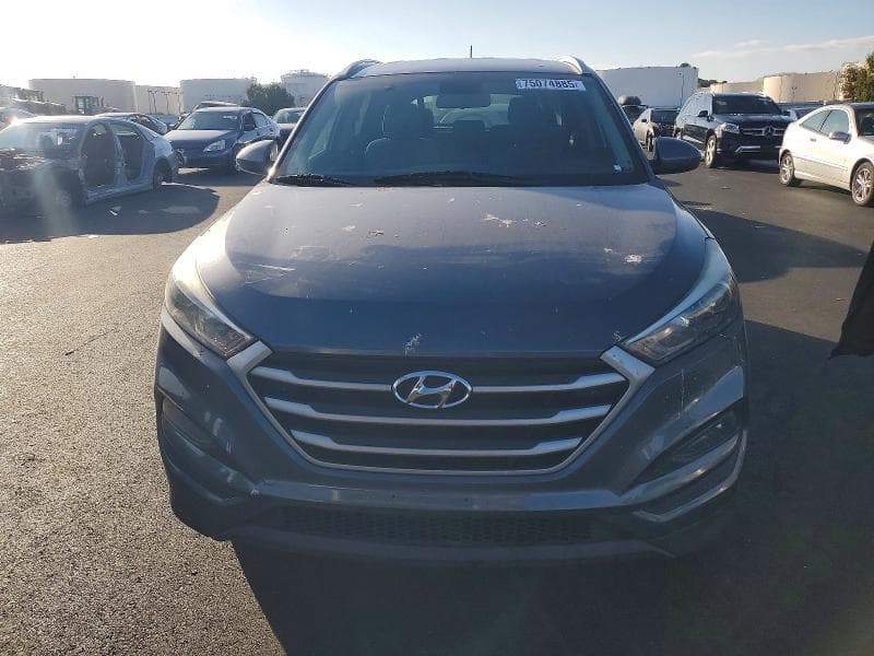 2017 HYUNDAI TUCSON SE 5