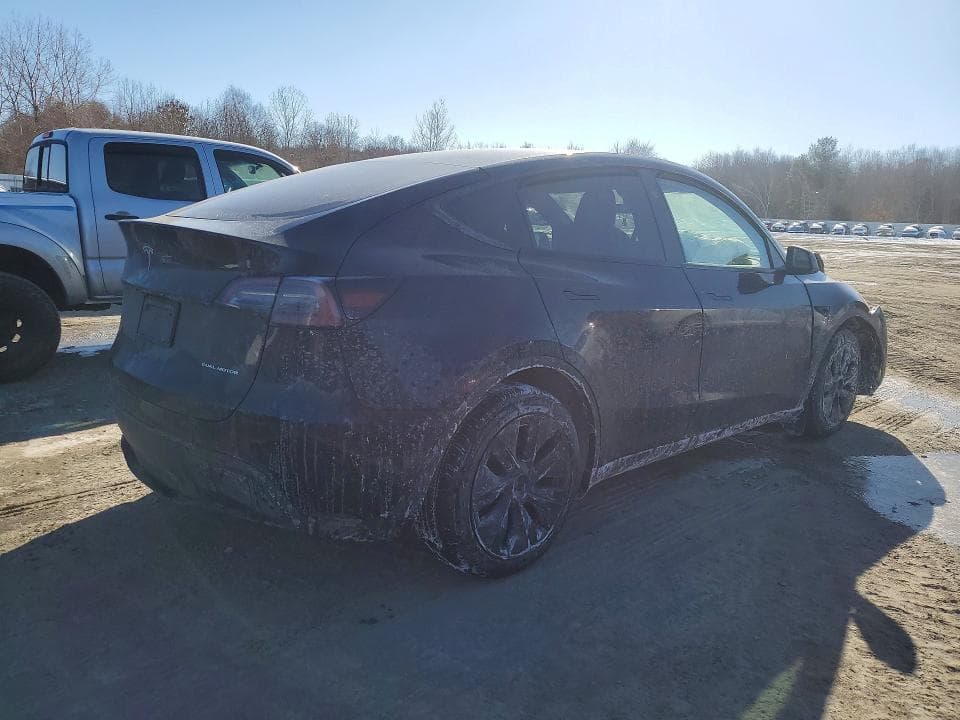 2025 TESLA MODEL Y 3