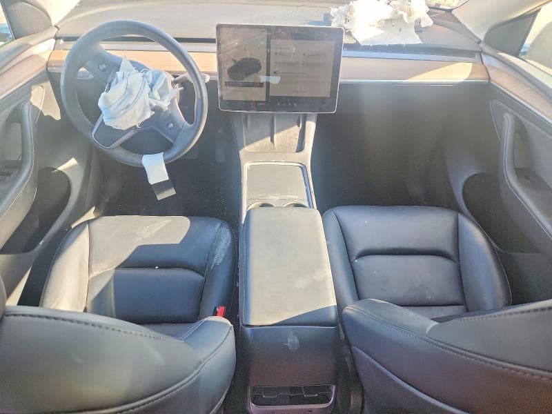 2025 TESLA MODEL Y 8