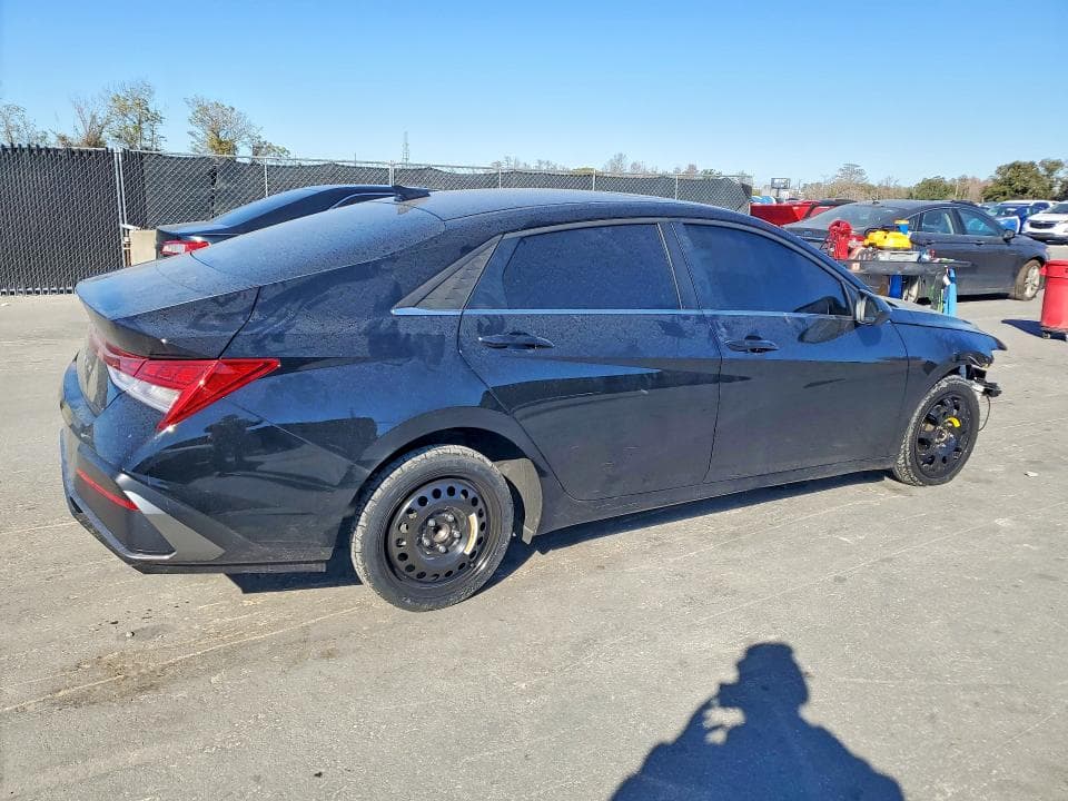 2025 HYUNDAI ELANTRA SEL 3
