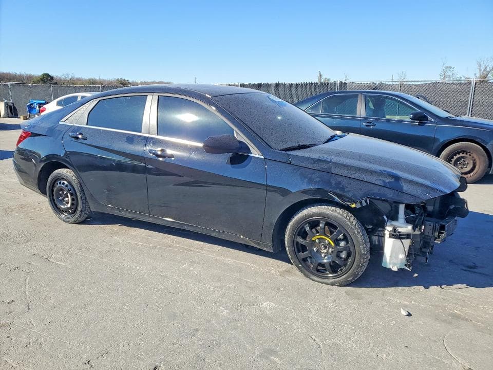 2025 HYUNDAI ELANTRA SEL 4