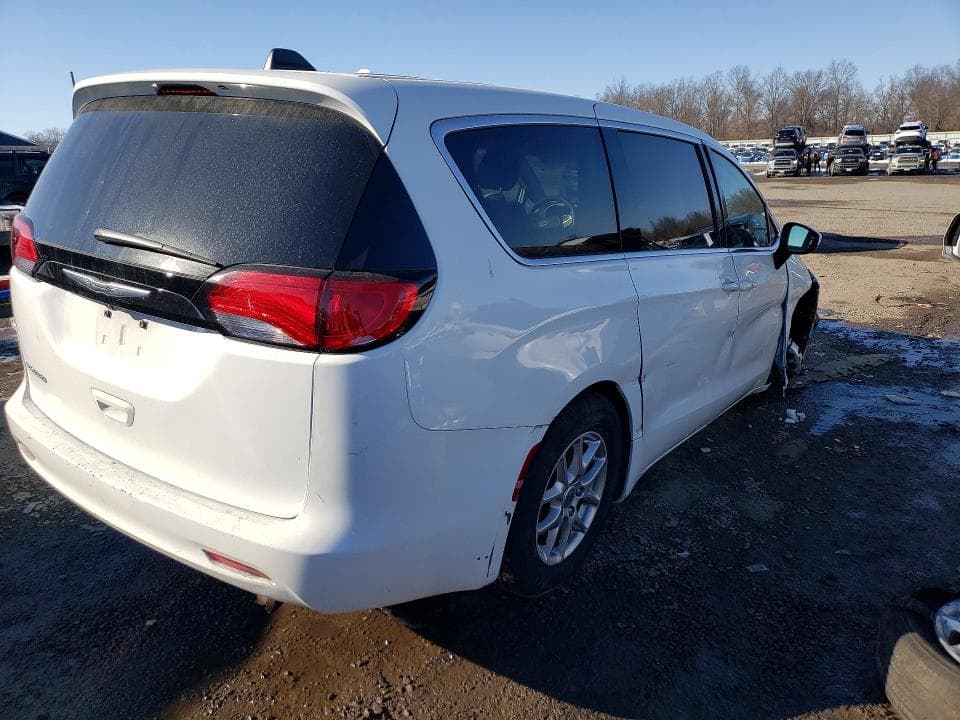 2023 CHRYSLER VOYAGER LX 3