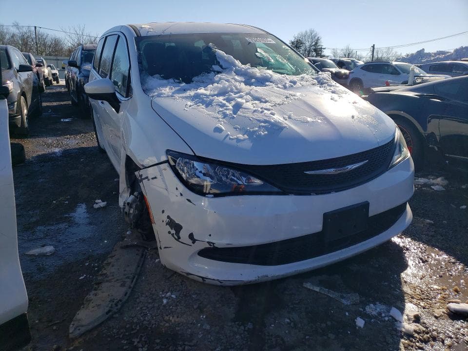 2023 CHRYSLER VOYAGER LX 4