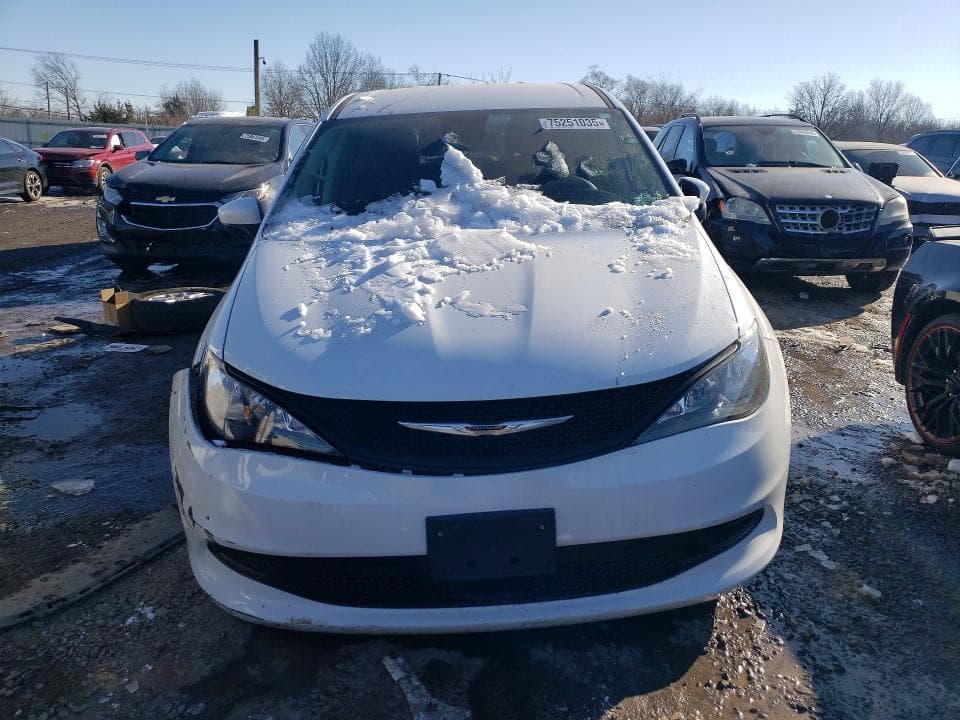 2023 CHRYSLER VOYAGER LX 5