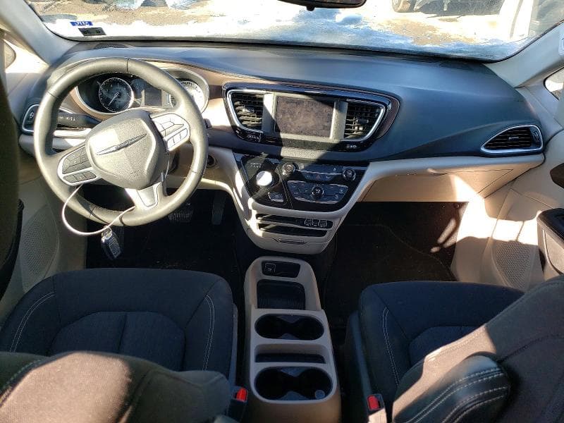2023 CHRYSLER VOYAGER LX 8
