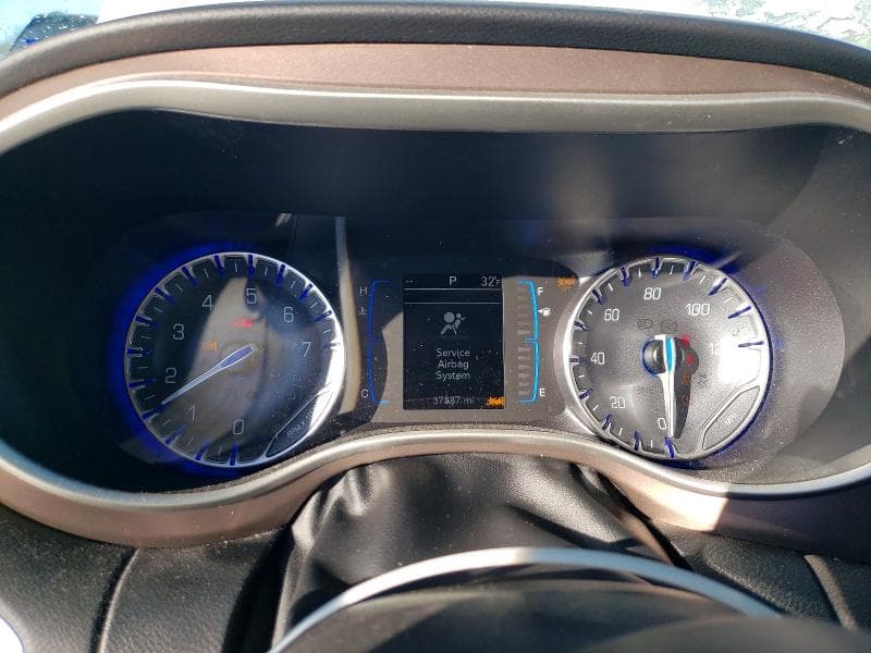 2023 CHRYSLER VOYAGER LX 9