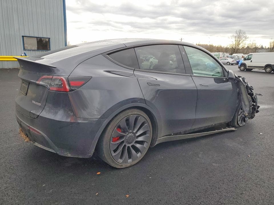 2024 TESLA MODEL Y 3