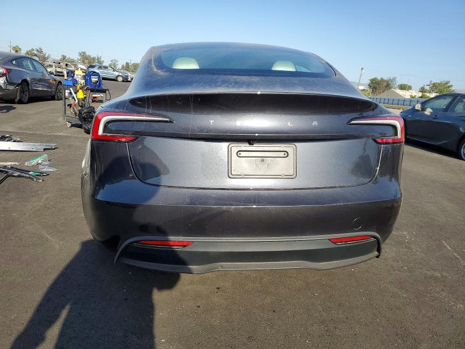 2025 TESLA MODEL 3 6