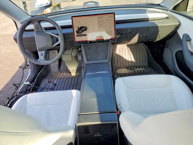2025 TESLA MODEL 3 8