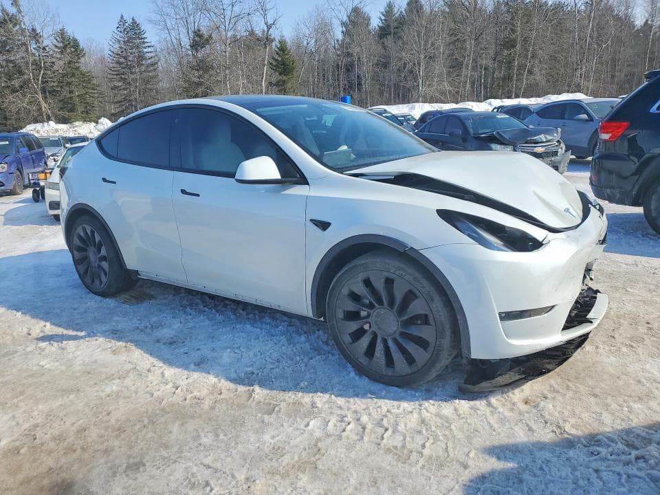 2023 TESLA MODEL Y 4
