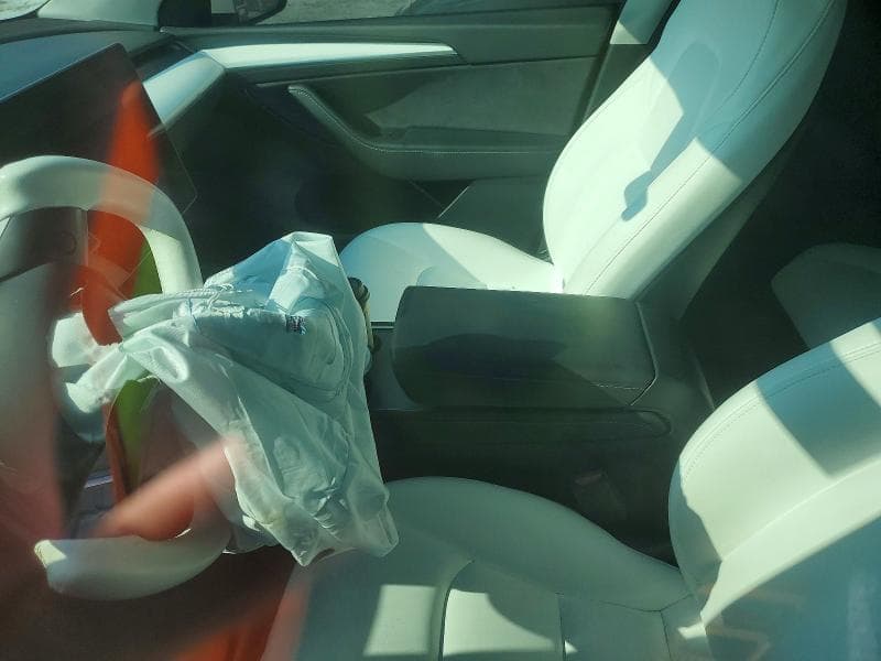2023 TESLA MODEL Y 8