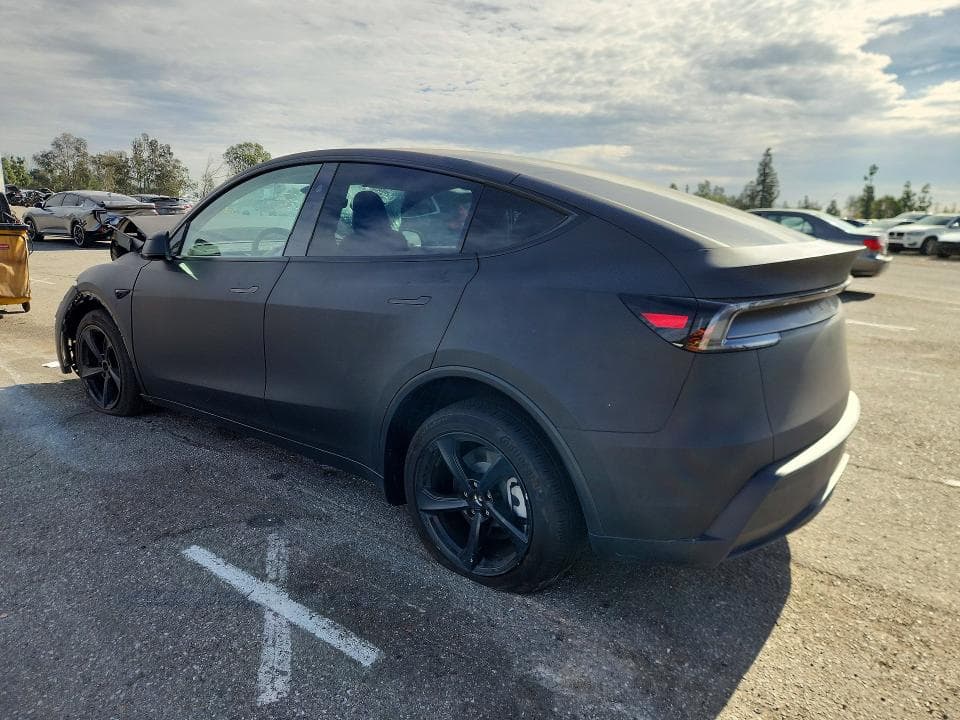 2026 TESLA MODEL Y 2