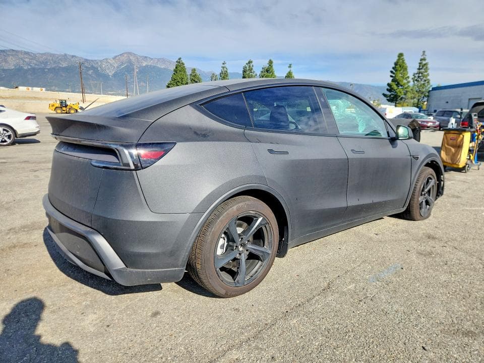 2026 TESLA MODEL Y 3