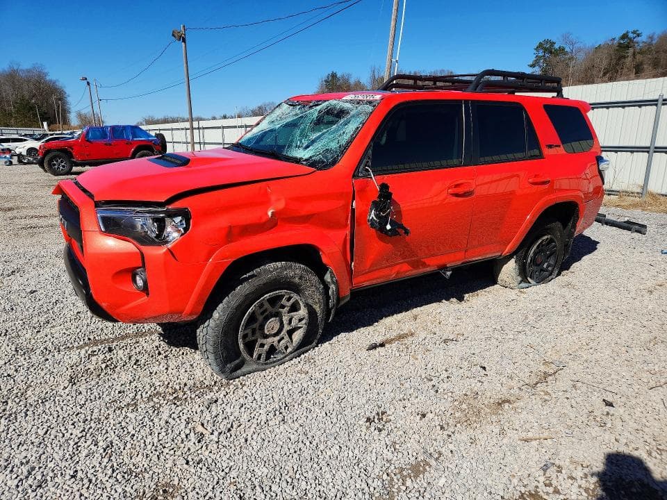 2023 TOYOTA 4RUNNER SE 1