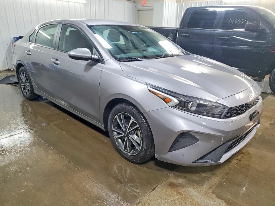 2023 KIA FORTE LXS 4