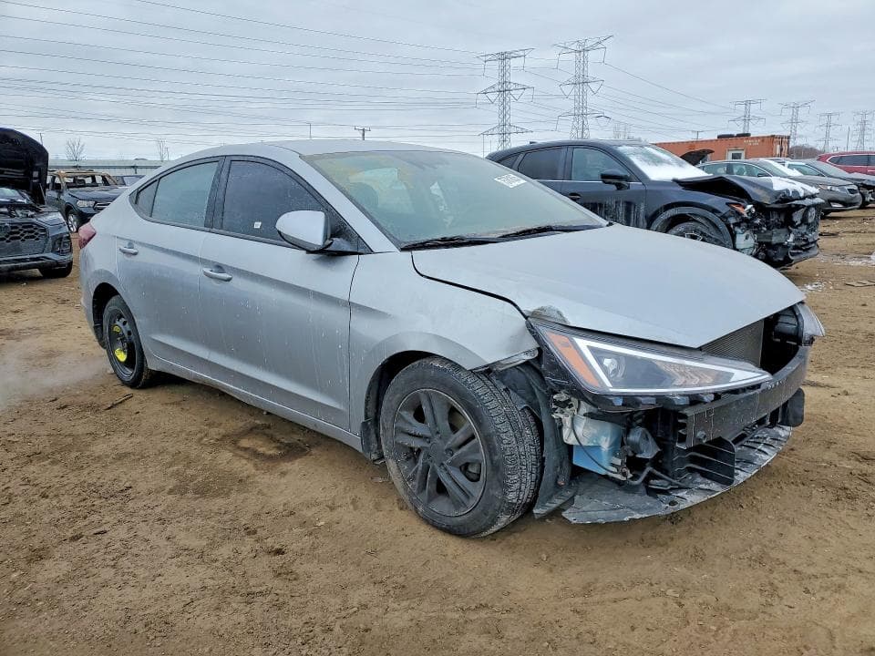 2020 HYUNDAI ELANTRA SEL 4