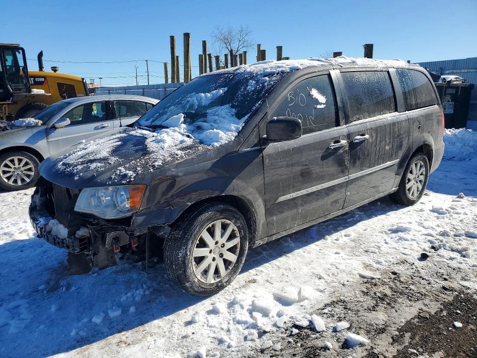 2016 CHRYSLER TOWN AND C 1