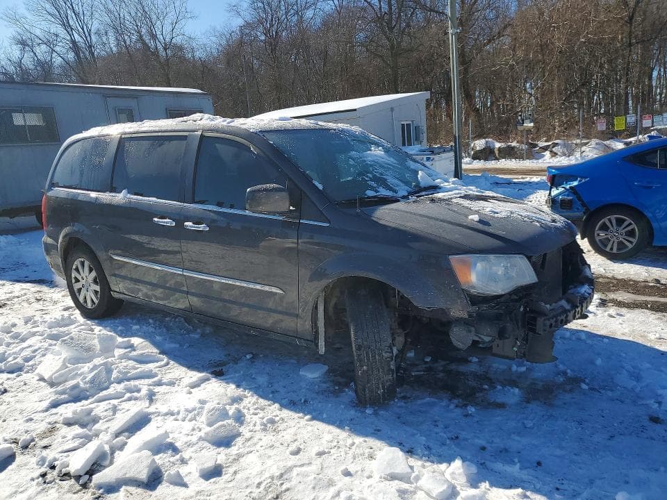 2016 CHRYSLER TOWN AND C 4