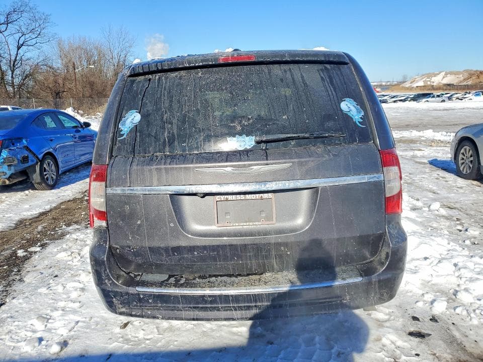 2016 CHRYSLER TOWN AND C 6