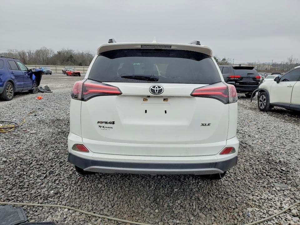 2018 TOYOTA RAV4 XLE 6