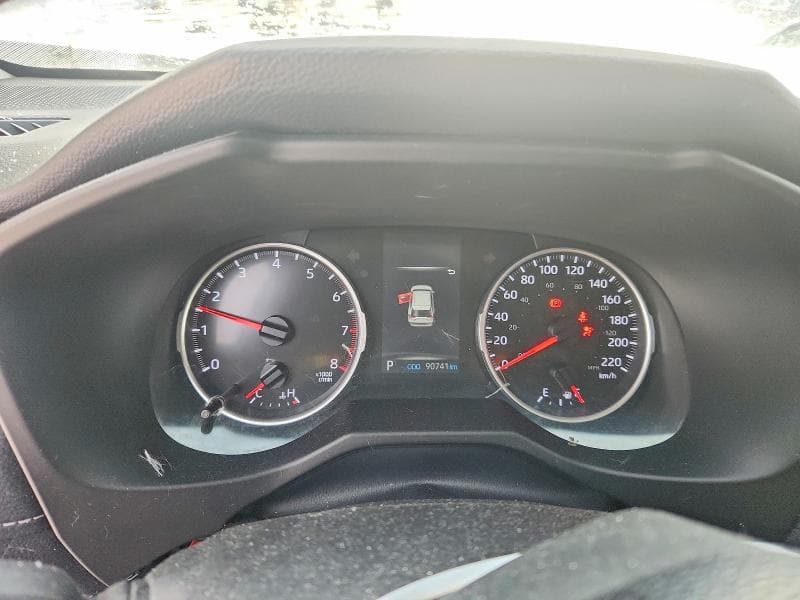 2021 TOYOTA RAV4 LE 9