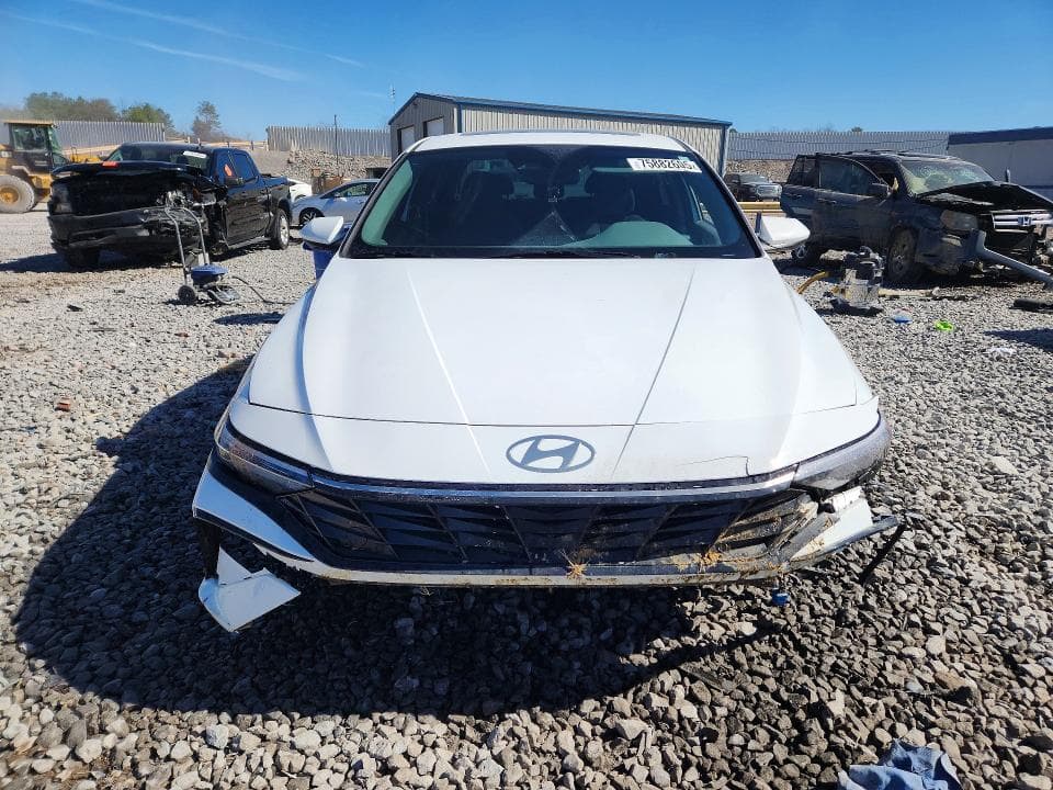 2024 HYUNDAI ELANTRA SEL SEL 5