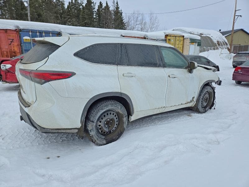 2022 TOYOTA HIGHLANDER XLE XLE 3