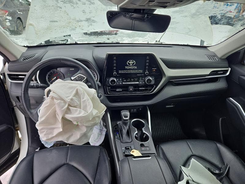 2022 TOYOTA HIGHLANDER XLE XLE 8