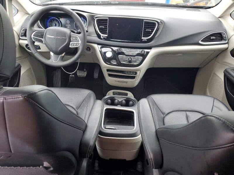 2024 CHRYSLER PACIFICA TOURING L 8