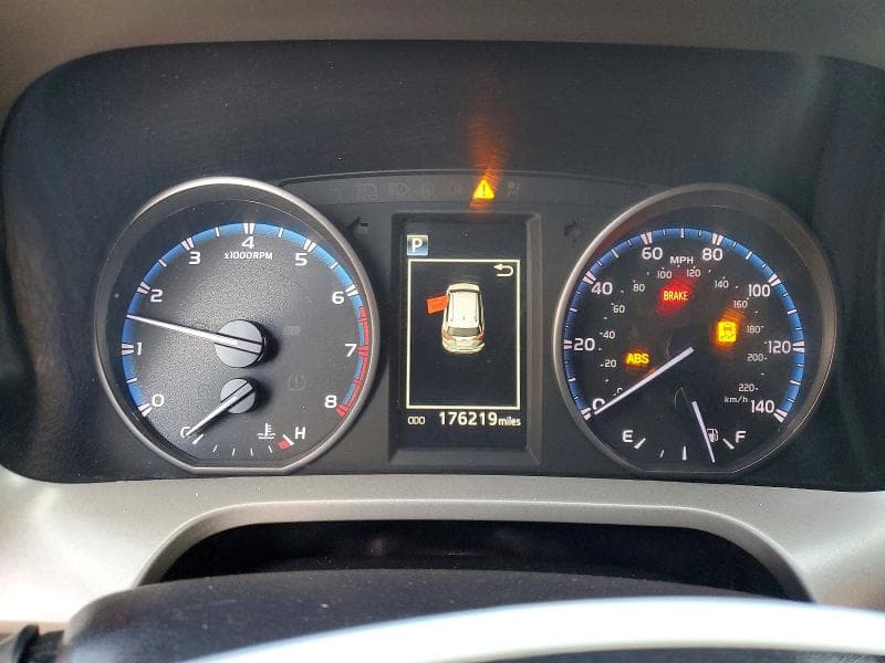 2018 TOYOTA RAV4 ADVENTURE 9
