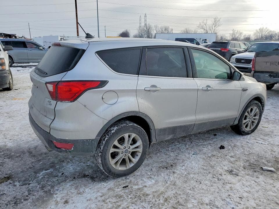 2019 FORD ESCAPE SE 3
