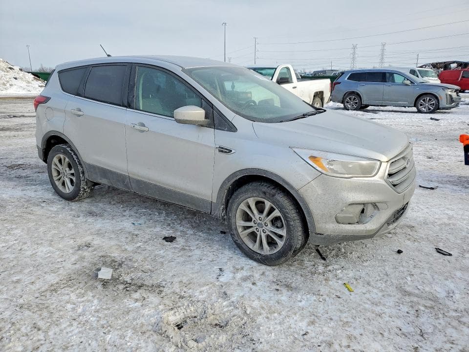 2019 FORD ESCAPE SE 4