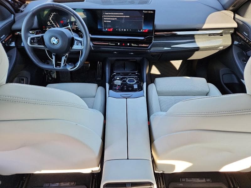 2025 BMW 530 XI 8