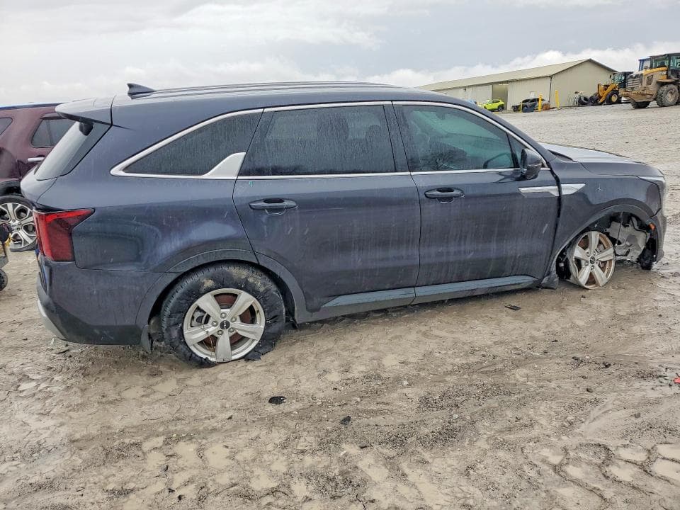 2025 KIA SORENTO 3
