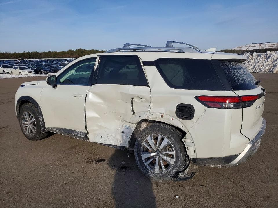 2023 NISSAN PATHFINDER SL 2