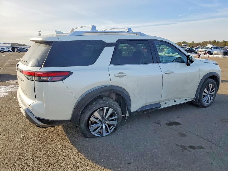 2023 NISSAN PATHFINDER SL 3