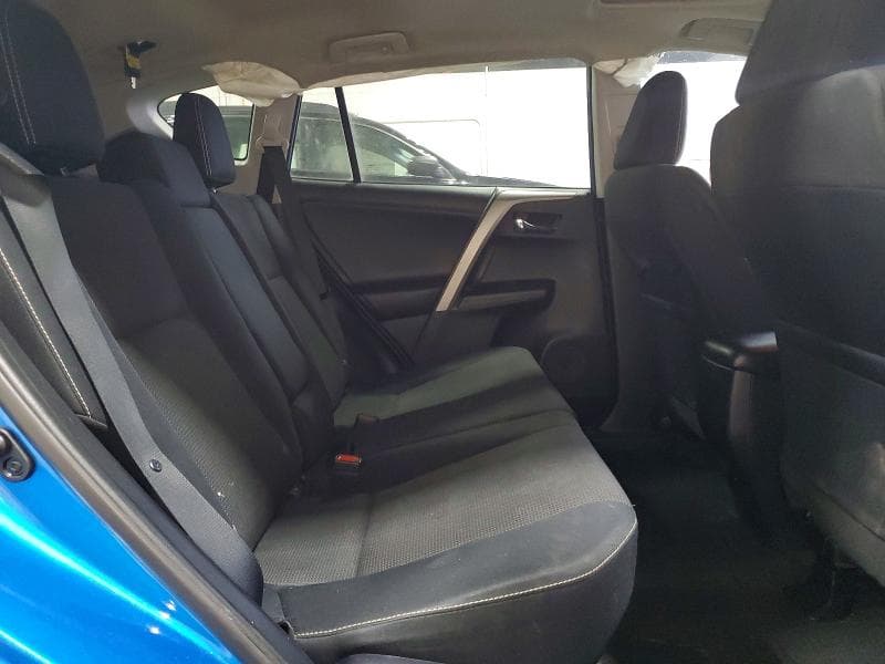 2017 TOYOTA RAV4 XLE 11