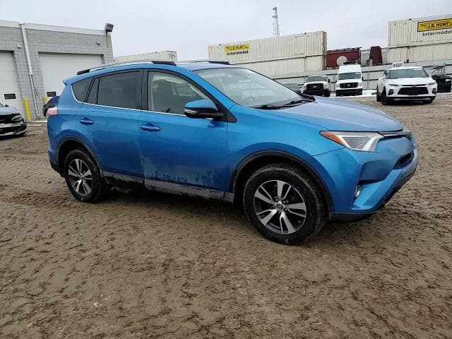 2017 TOYOTA RAV4 XLE 14